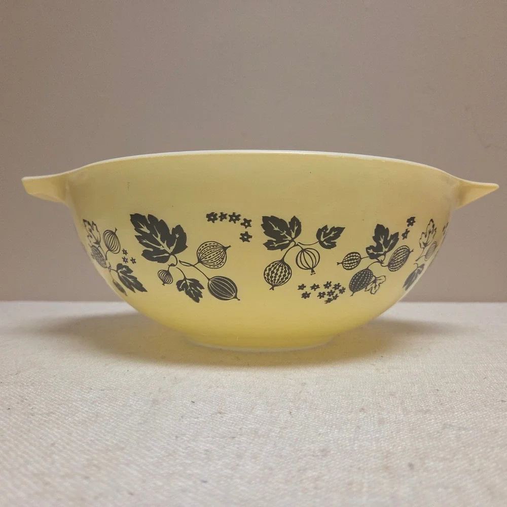Vintage Pyrex Gooseberry Cinderella Mixing Bowl 441 Yellow Black
